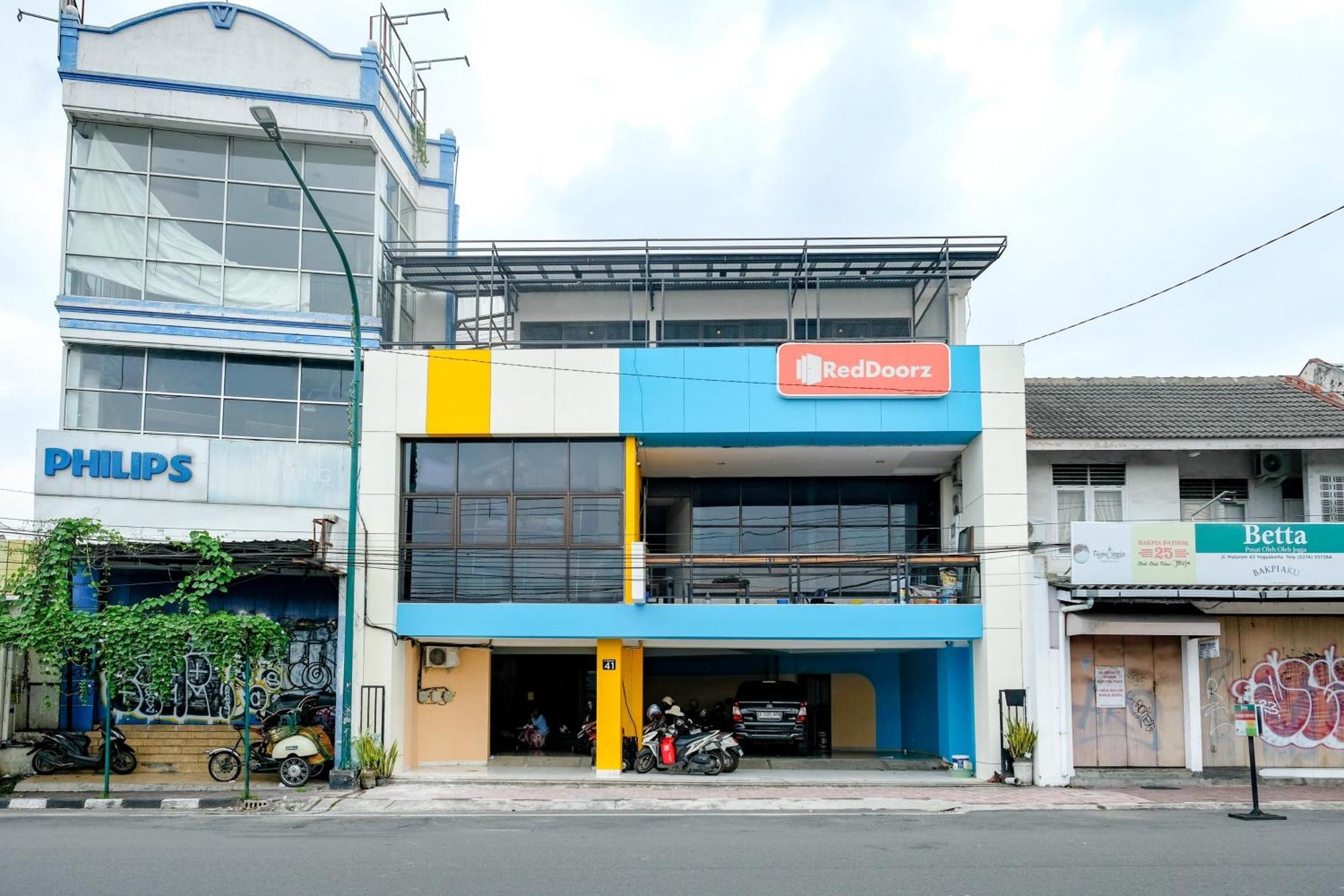 Sans Hotel Mataram Malioboro Yogyakarta Exterior photo